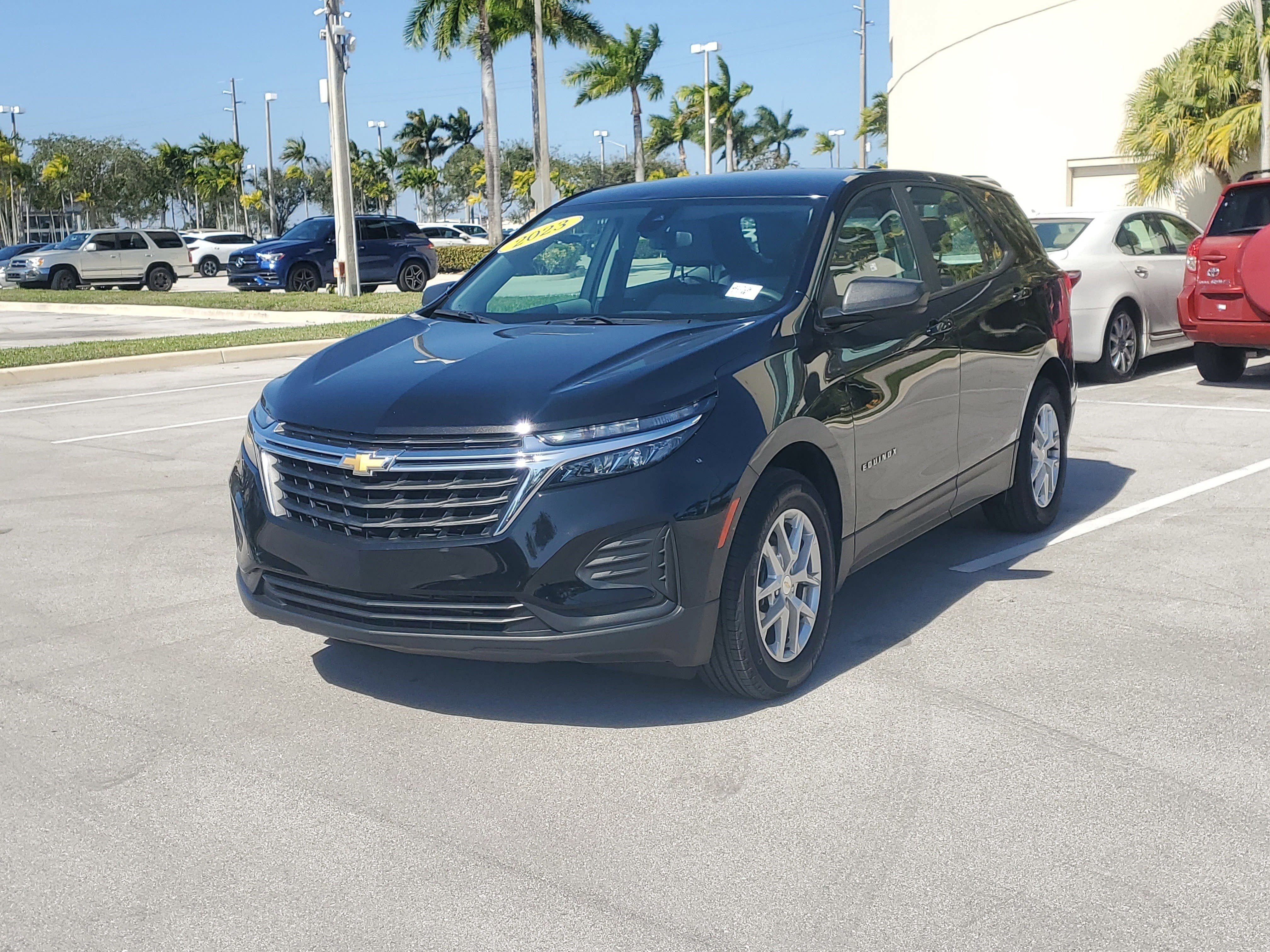 Used 2023 Chevrolet Equinox LS image 7