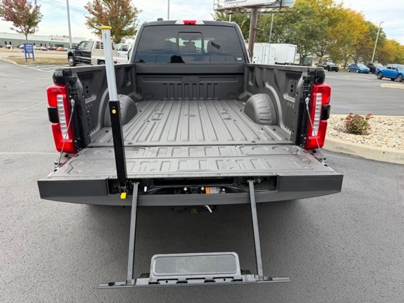 Used 2024 Ford F350 Lariat w/ Chrome Package image 24
