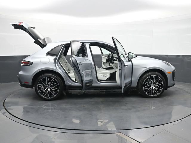 New 2026 Porsche Macan Turbo image 34