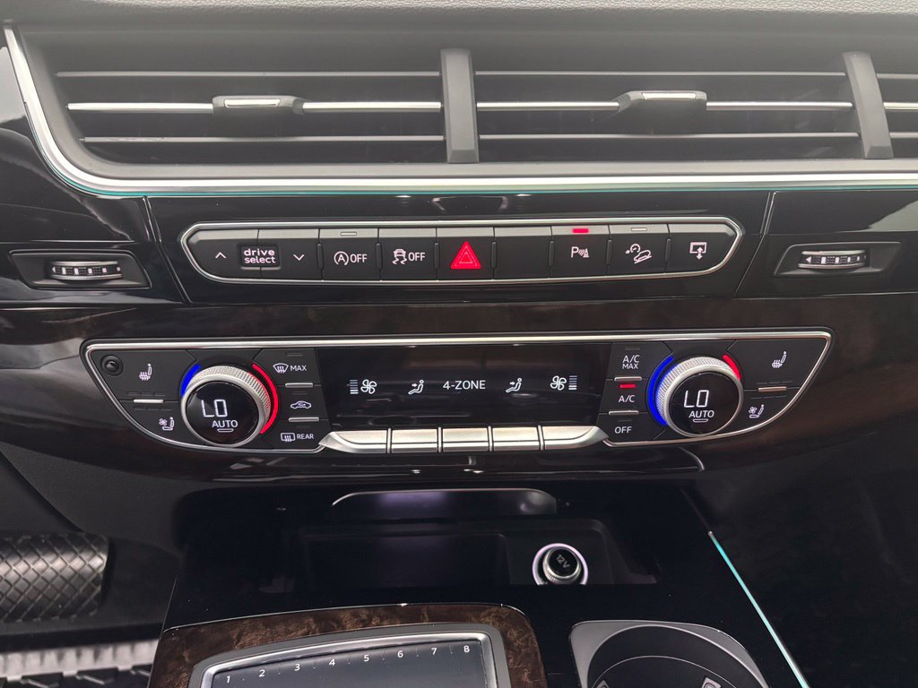 Used 2017 Audi Q7 3.0T Prestige AWD/4WD image 5