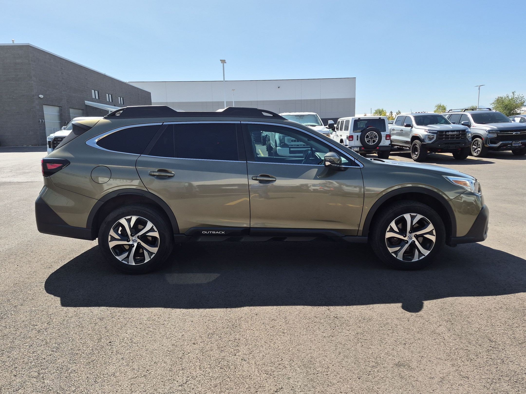 Used 2022 Subaru Outback Limited AWD/4WD image 7