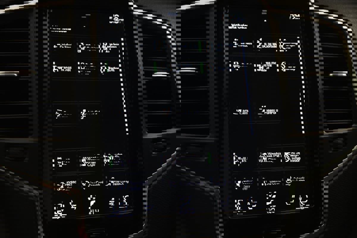 Used 2022 Volvo XC90 T6 Momentum w/ Climate Package image 37