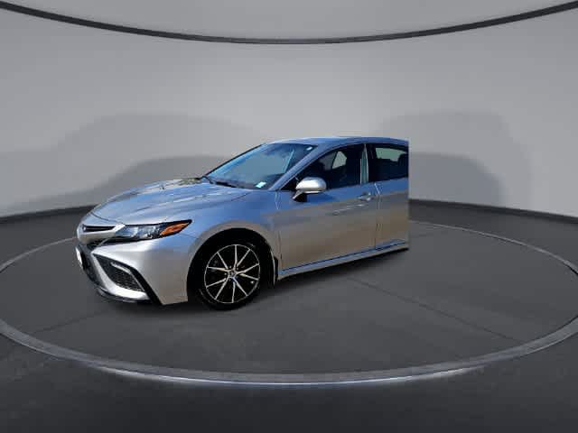 Used 2024 Toyota Camry SE FWD image 4