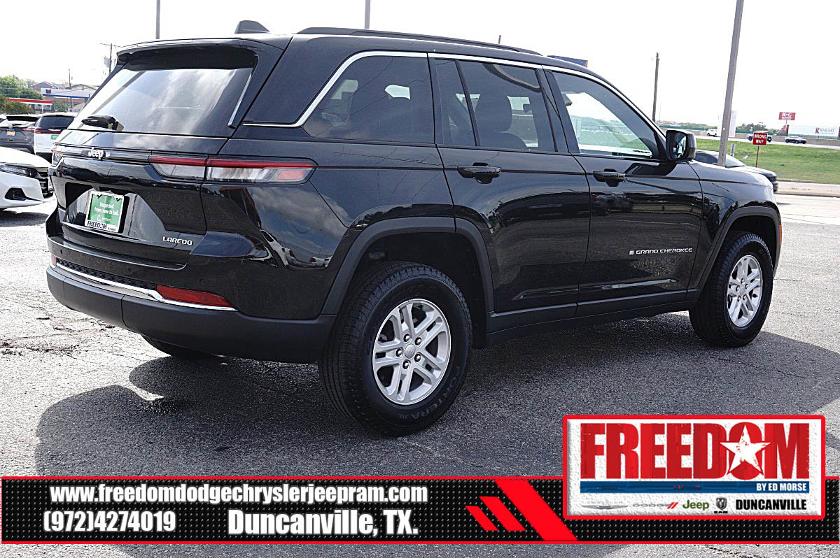 Certified 2025 Jeep Grand Cherokee Laredo image 5