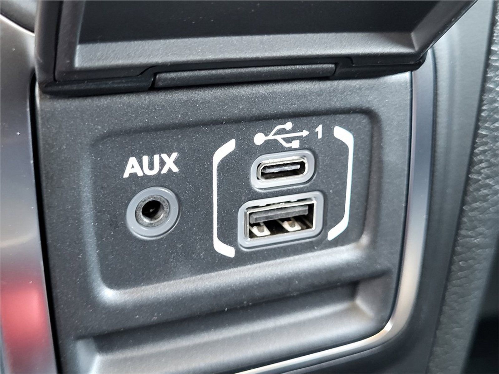 Used 2022 Jeep Wrangler Unlimited Sahara w/ Cold Weather Group image 22