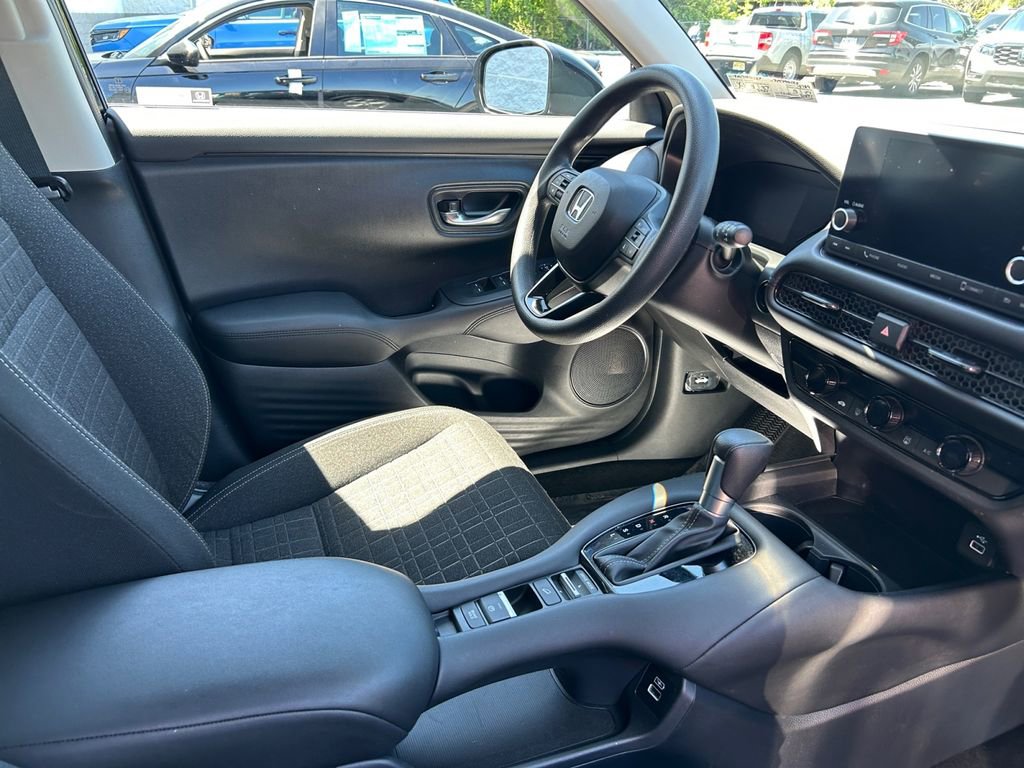 Used 2023 Honda HR-V LX image 17