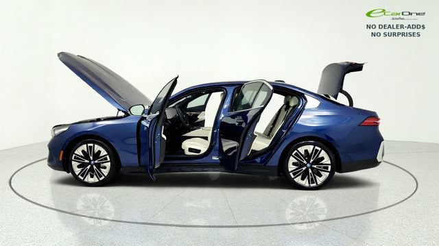 Used 2025 BMW i5 eDrive40i RWD image 15