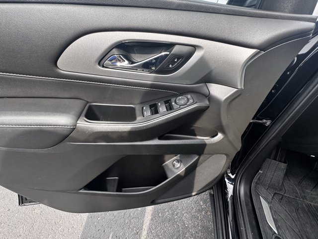 Used 2023 Chevrolet Traverse LT image 13