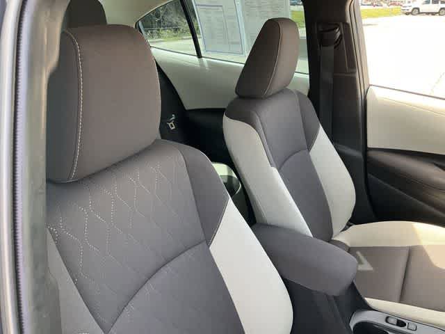 Used 2025 Toyota Corolla LE FWD image 17