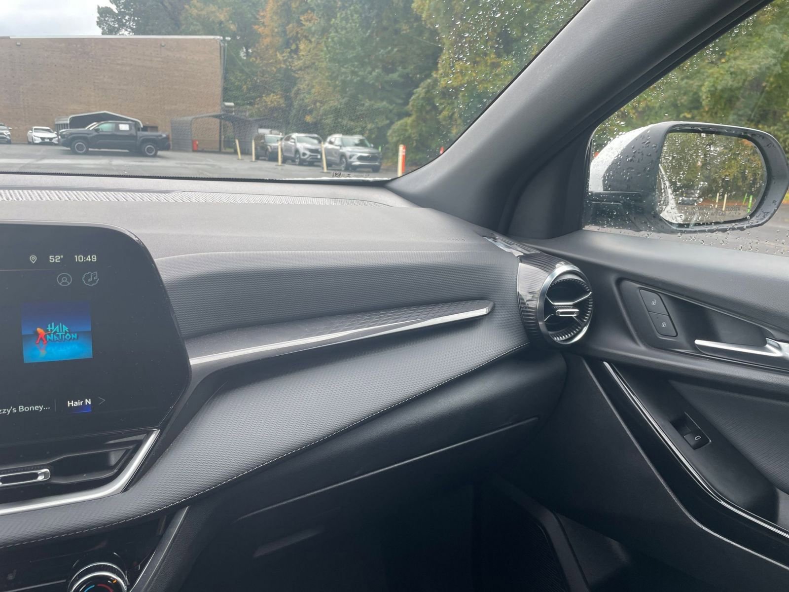 Used 2025 Chevrolet Equinox LT image 31