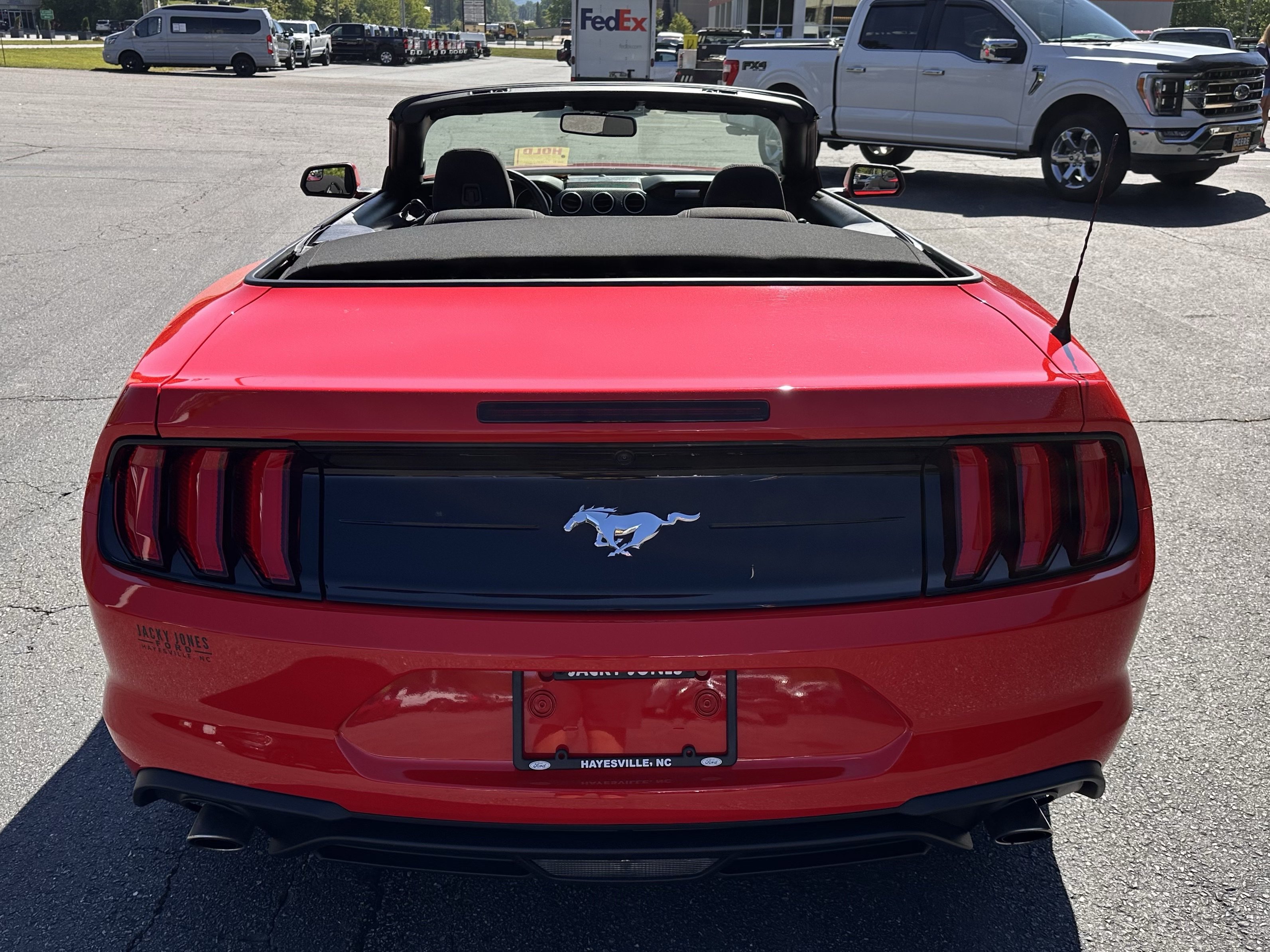 Used 2018 Ford Mustang Convertible RWD image 22