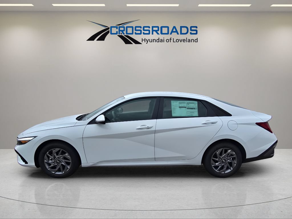 New 2026 Hyundai Elantra Hybrid FWD image 2