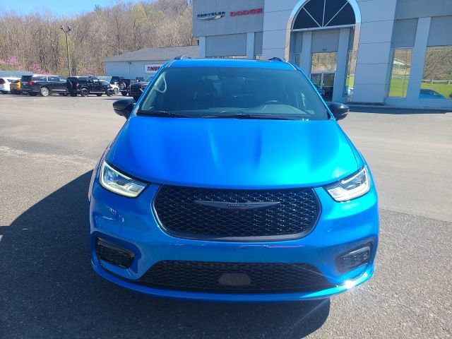 New 2026 Chrysler Pacifica Limited AWD/4WD image 8