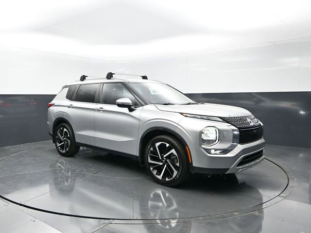 Used 2022 Mitsubishi Outlander SE AWD/4WD image 1