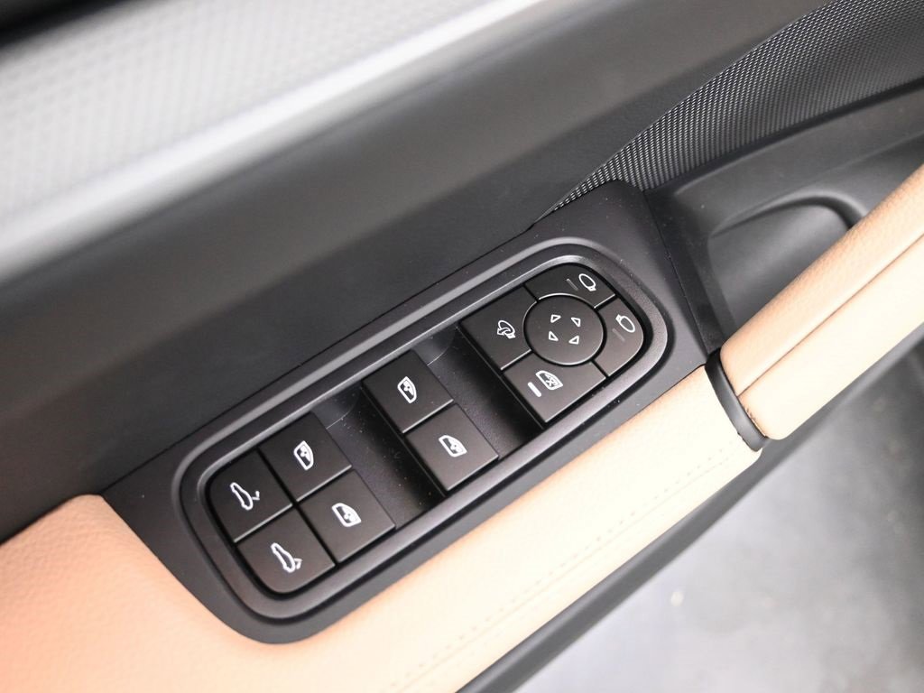 New 2025 Porsche Cayenne Coupe image 21