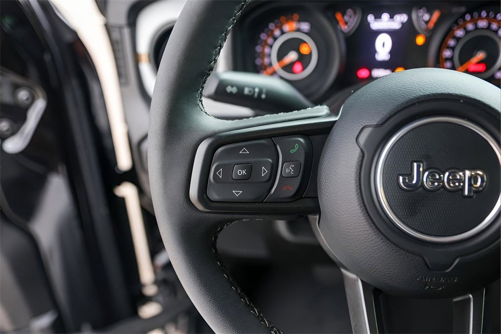 Used 2025 Jeep Wrangler Sport S image 13