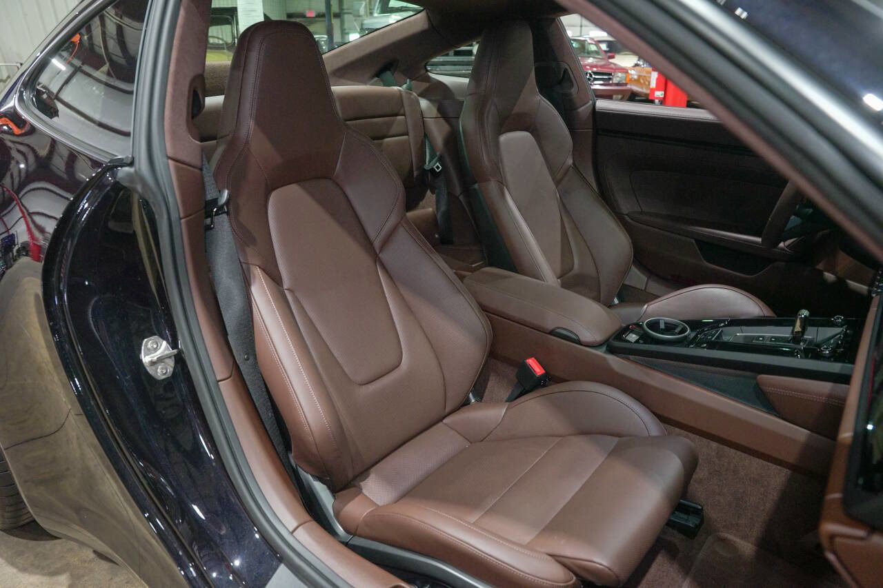 Used 2025 Porsche 911 GTS image 38