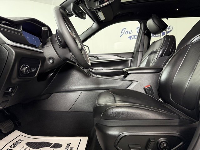 Used 2024 Jeep Grand Cherokee L Limited w/ Luxury Tech Group II image 13