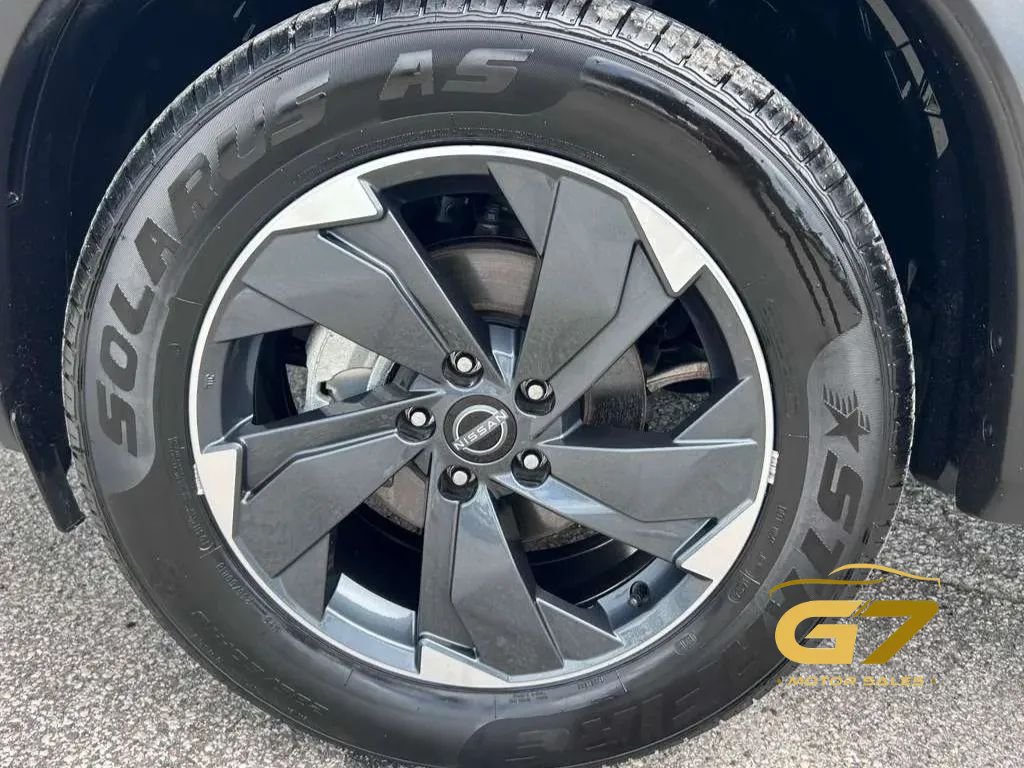 Used 2024 Nissan Rogue SV AWD/4WD image 13