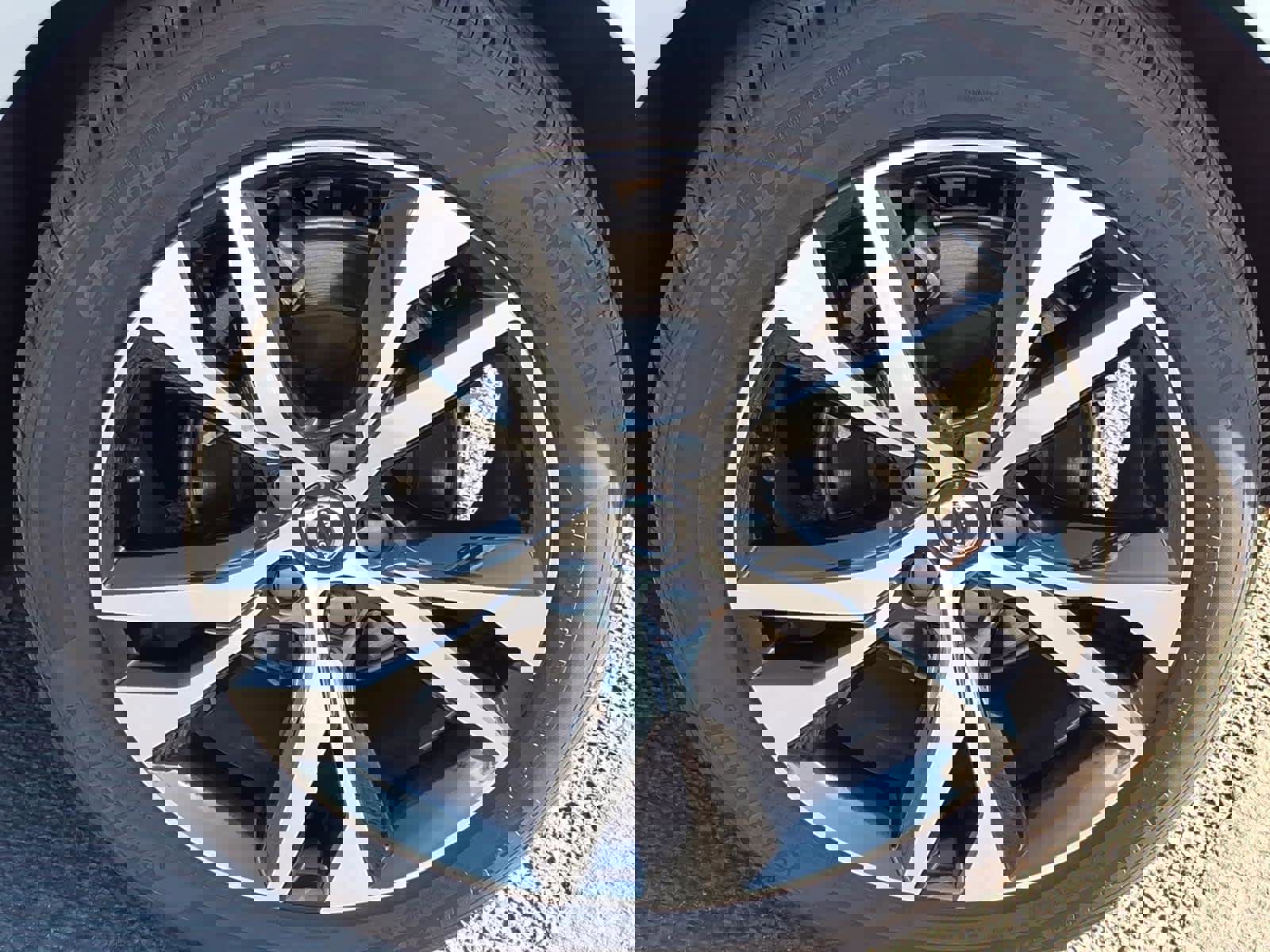 Used 2025 Volvo S60 B5 Core image 11