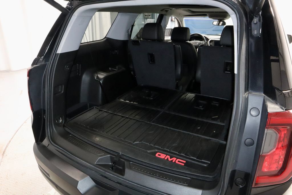 Used 2023 GMC Acadia SLT w/ Elevation Edition FWD image 15