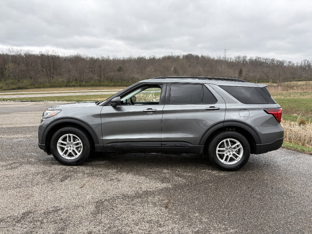 New 2026 Ford Explorer Active image 2