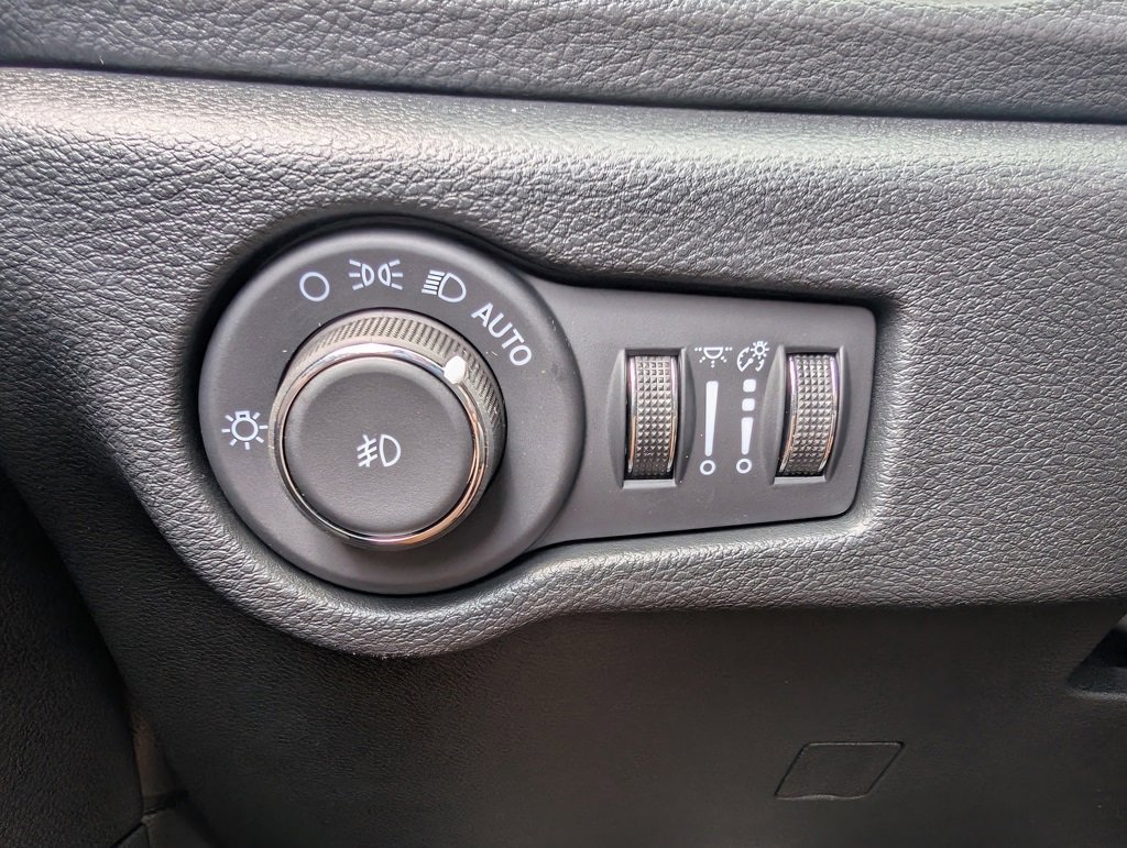 New 2026 Chrysler Pacifica Limited image 35