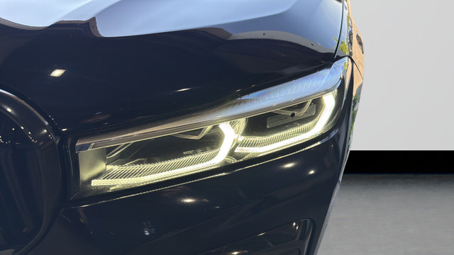 Used 2022 BMW 740i w/ M Sport Package RWD image 31