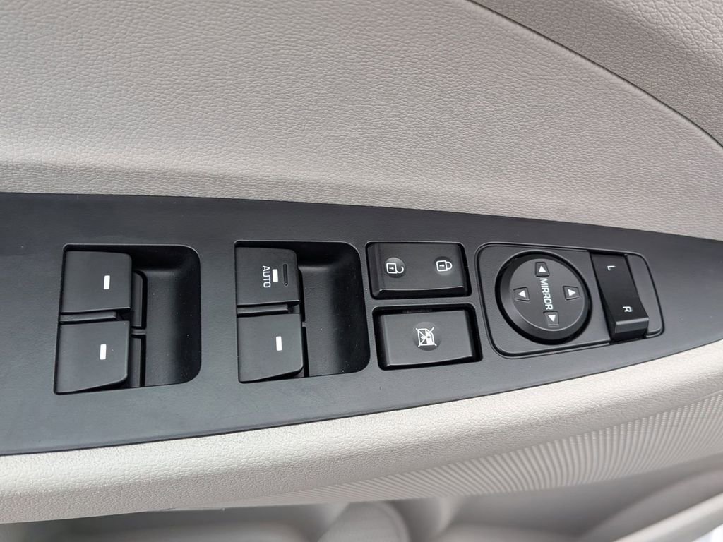 Used 2021 Hyundai Tucson Sport image 15