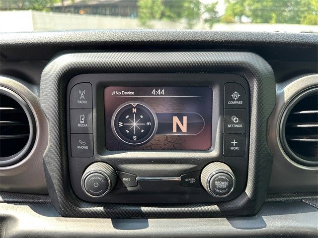 Used 2021 Jeep Gladiator Willys image 24