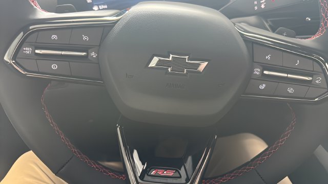New 2027 Chevrolet Equinox RS FWD image 15