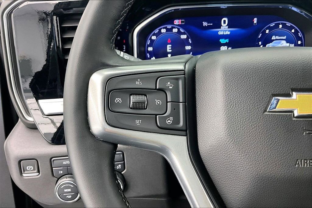 Used 2024 Chevrolet Silverado 1500 LT AWD/4WD image 19
