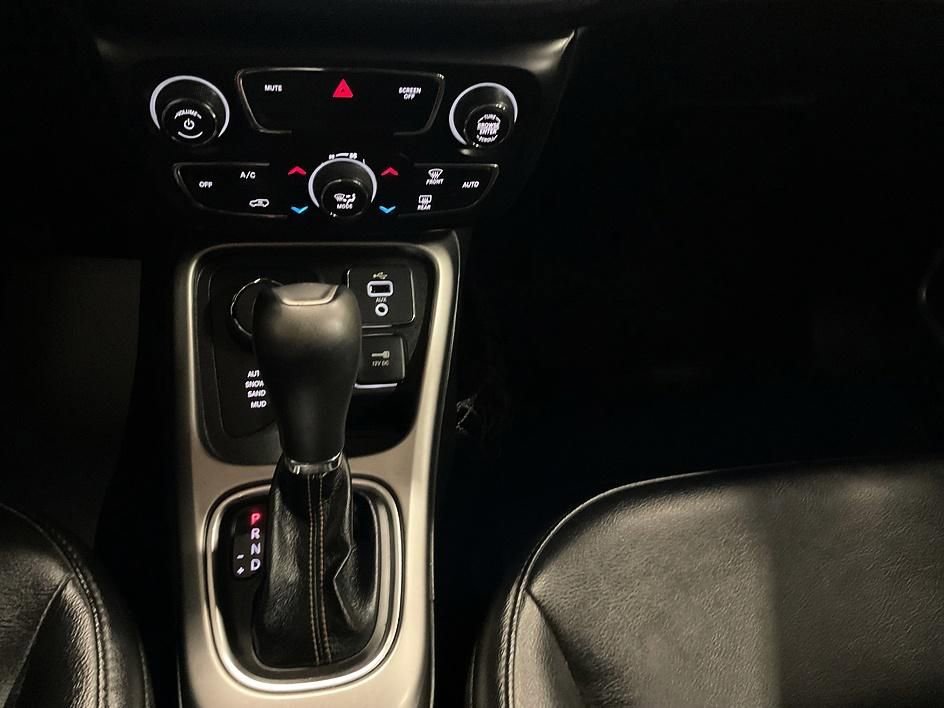Used 2018 Jeep Compass Latitude w/ Popular Equipment Group AWD/4WD image 20