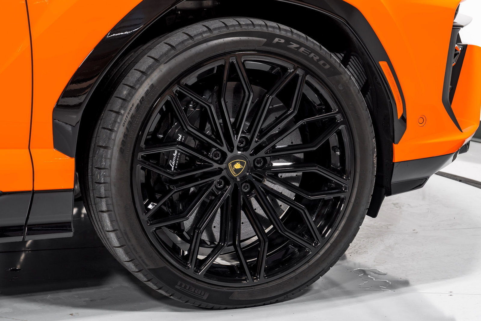 Used 2025 Lamborghini Urus S AWD/4WD image 53