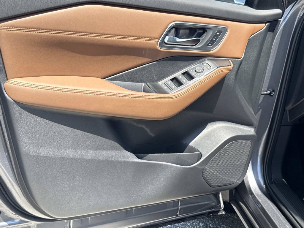 New 2026 Nissan Rogue Platinum AWD/4WD image 17