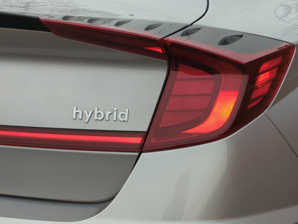 Certified 2023 Hyundai Sonata Limited w/ Cargo Package image 21