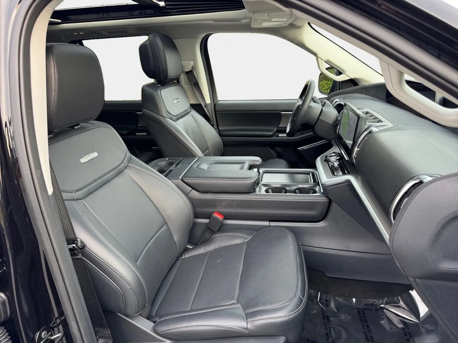 Used 2026 Ford Expedition Platinum w/ Driver's Package AWD/4WD image 10
