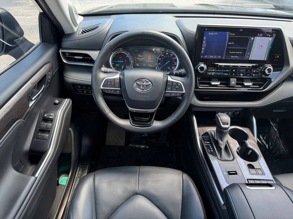 Used 2022 Toyota Highlander Limited FWD image 19