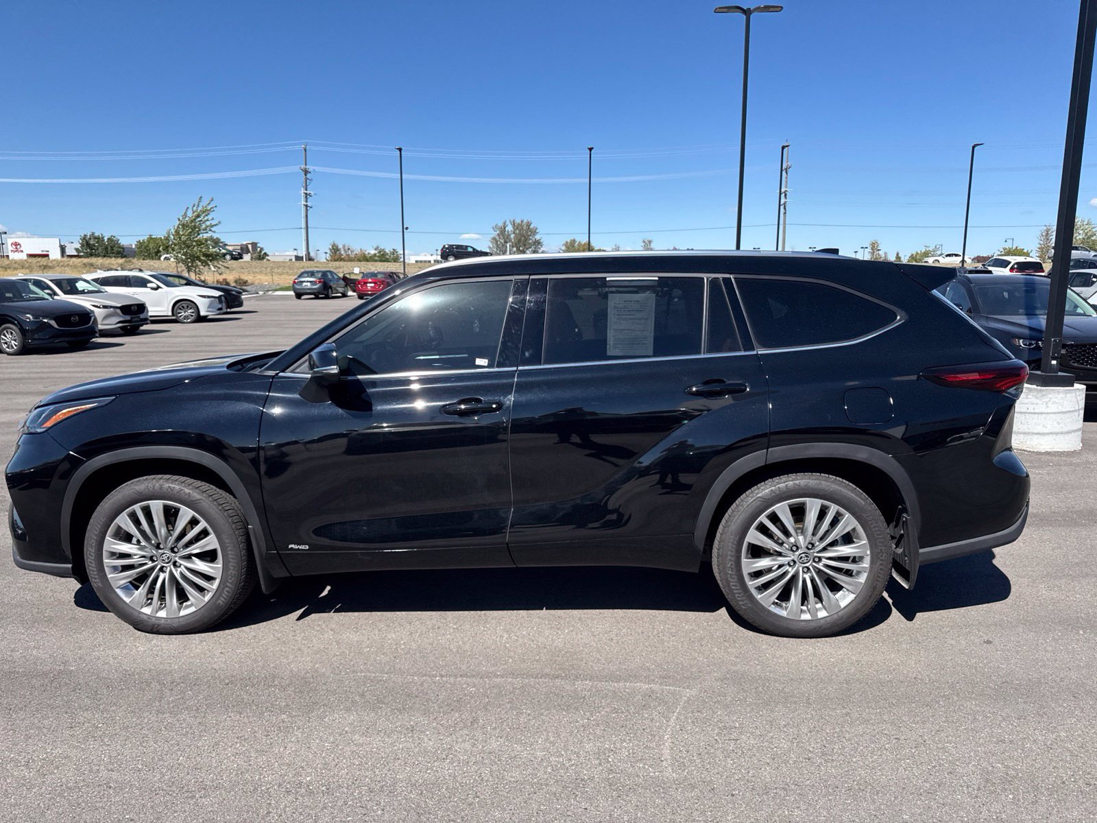 Used 2026 Toyota Highlander Platinum AWD/4WD image 4