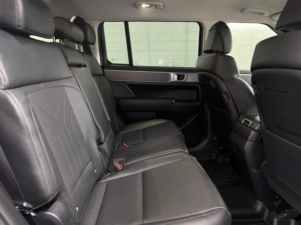 Used 2024 Hyundai Santa Fe SEL FWD image 30