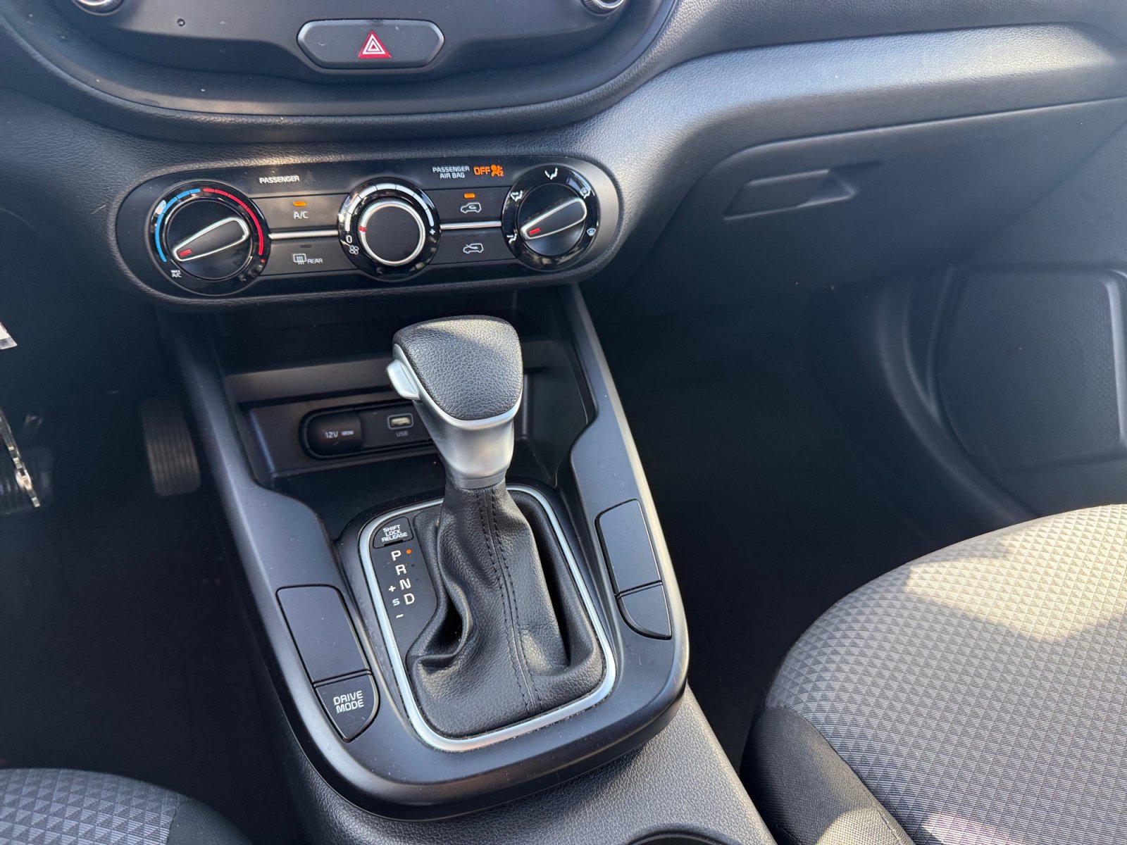 Certified 2023 Kia Soul LX FWD image 13