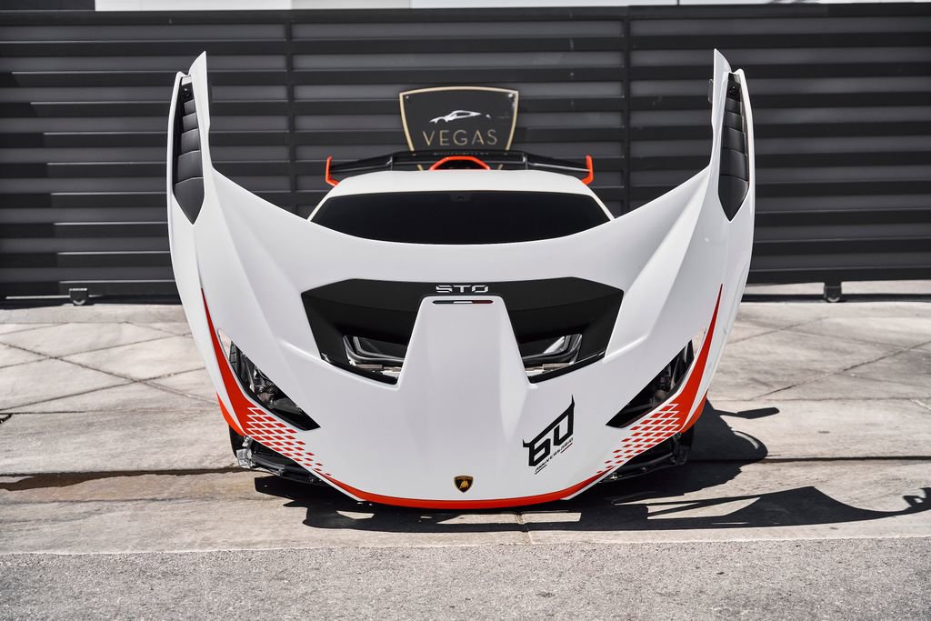 Used 2024 Lamborghini Huracan STO RWD image 23