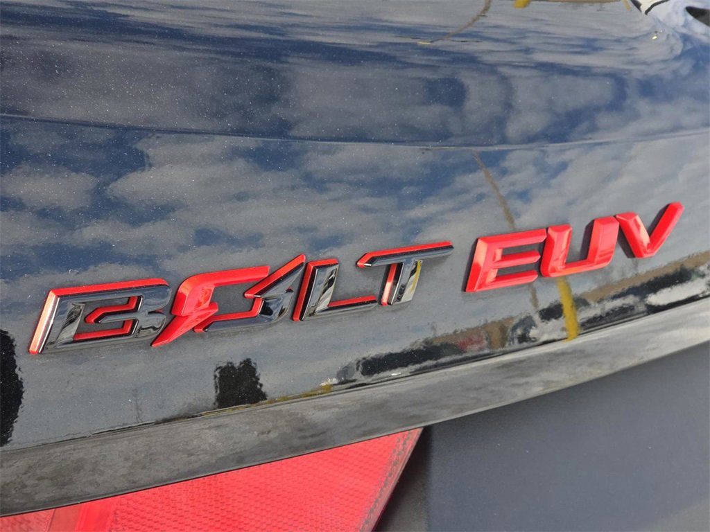 Used 2023 Chevrolet Bolt EUV LT w/ Redline Edition image 8