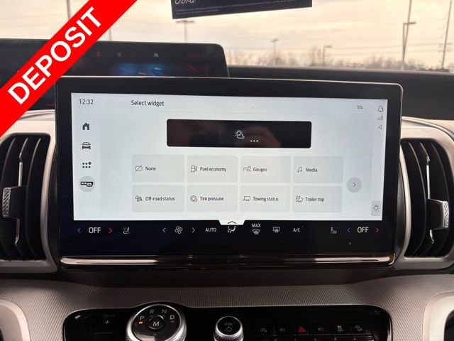 Used 2025 Ford Expedition Active image 33