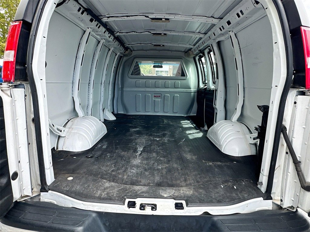 Used 2022 Chevrolet Express 2500 w/ Driver Convenience Package image 22