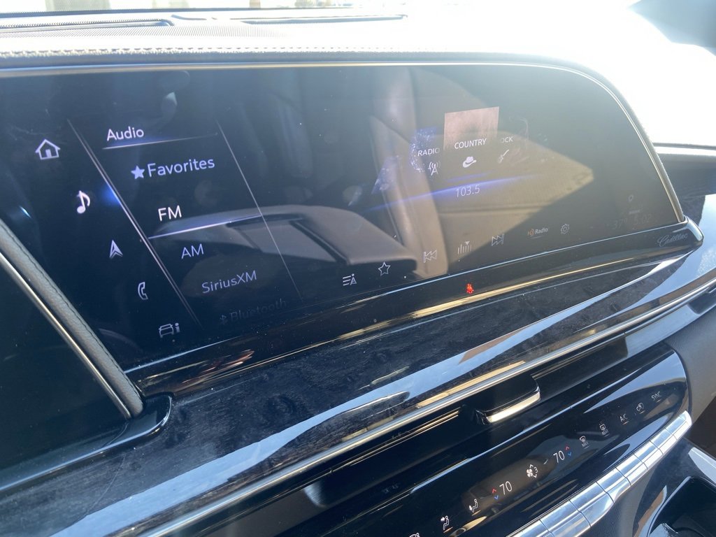 Used 2023 Cadillac Escalade Premium Luxury w/ Performance Package image 12