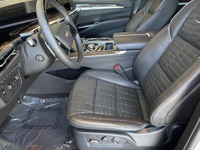 Certified 2026 Cadillac Escalade Platinum Sport w/ LPO, ONYX Package AWD/4WD image 8