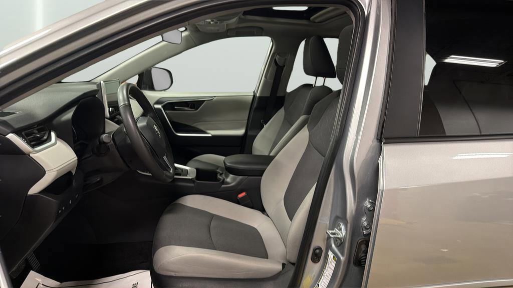 Used 2025 Toyota RAV4 XLE w/ Convenience Package AWD/4WD image 23