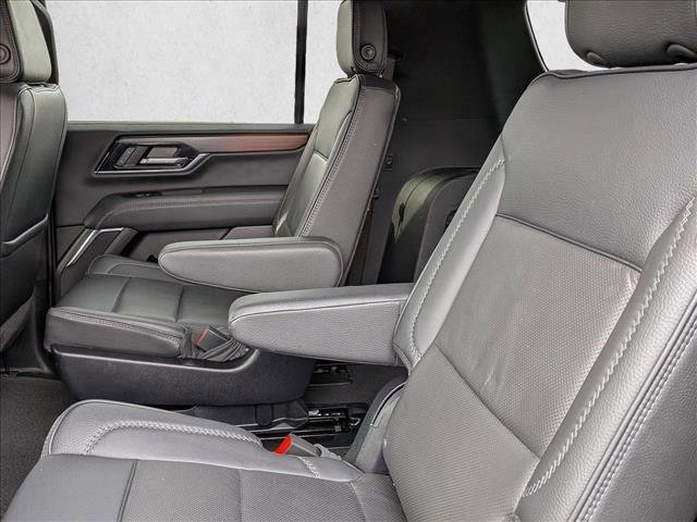 Used 2025 GMC Yukon XL Denali image 13