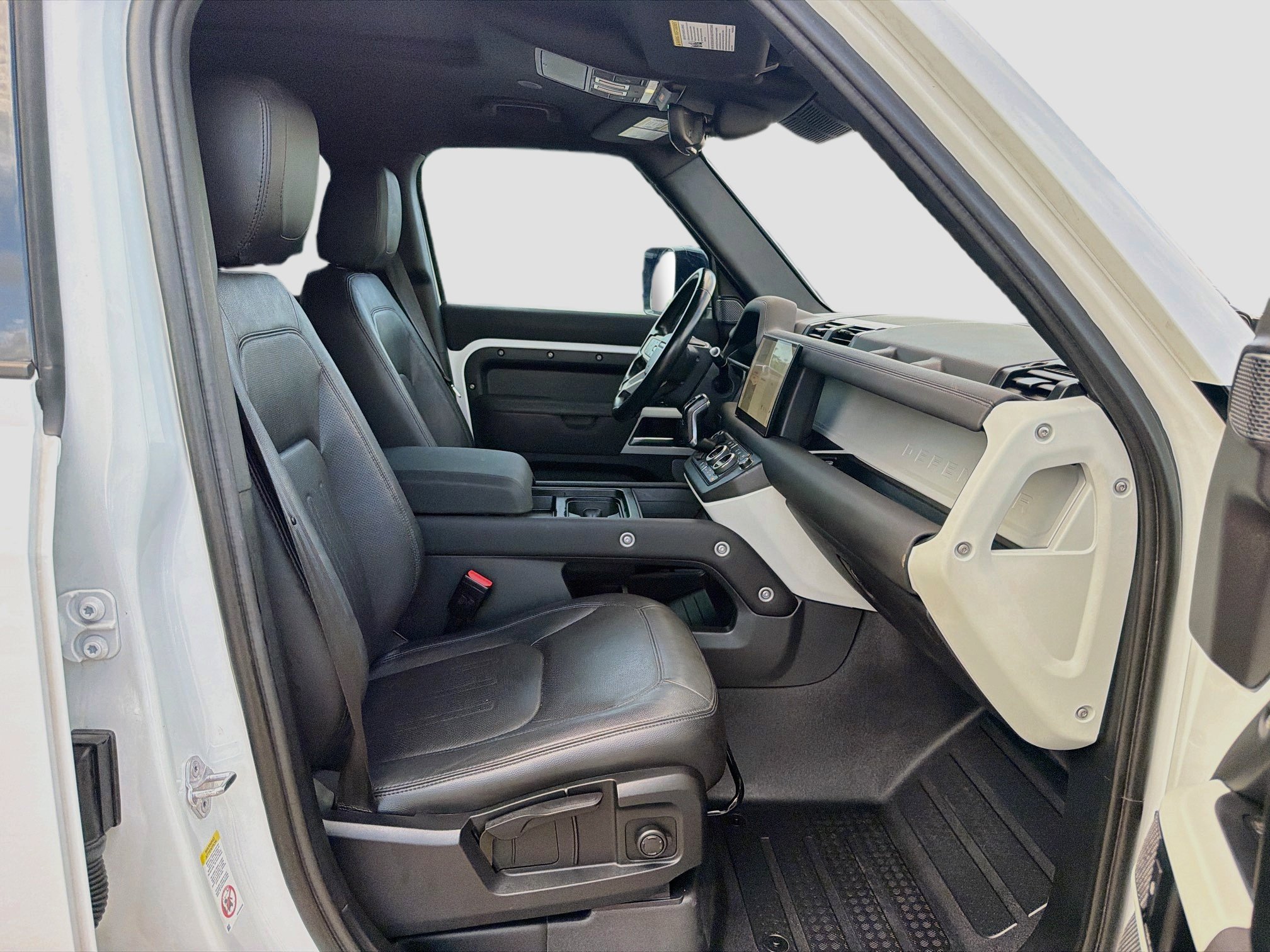 Used 2022 Land Rover Defender 110 S AWD/4WD image 15